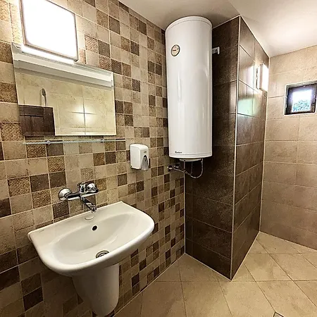 иван карадимитров Affittacamere 3*